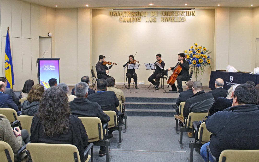 Campus Los Ángeles celebró 63 años con emotiva ceremonia de reconocimiento a su comunidad universitaria 