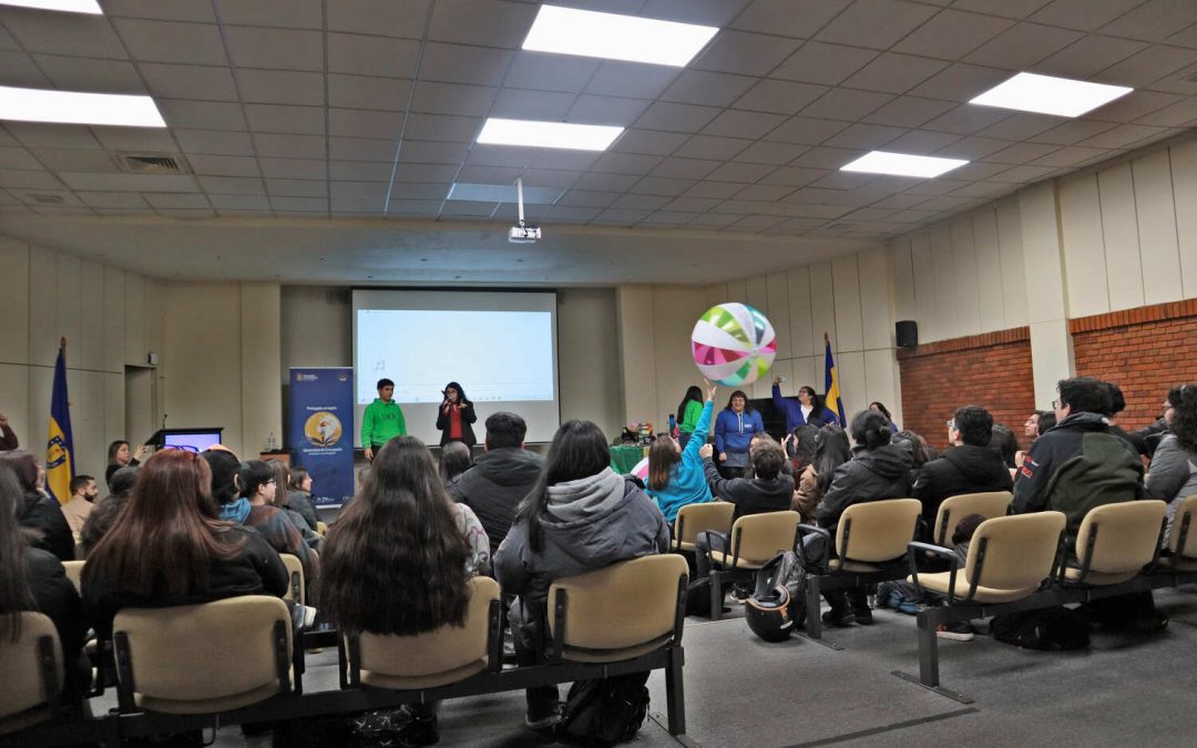 Con actividades lúdicas se llevó a cabo workshop que incluyó charla y taller para estudiantes de Pedagogía en Inglés del Campus Los Ángeles