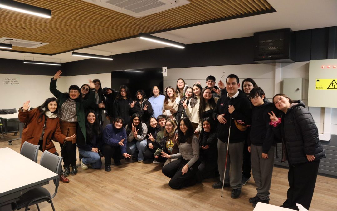 Proyecto VRIM en Campus Los Ángeles presentó material en impresión 3D a jóvenes que asisten al Centro Municipal del Integrado Visual CEMIVI