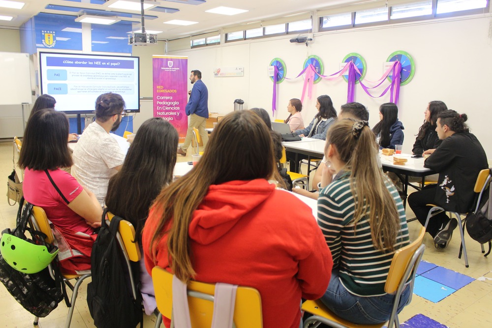 Pedagogía en Ciencias Naturales y Biología generó proyecto para fortalecer red entre exestudiantes de la carrera