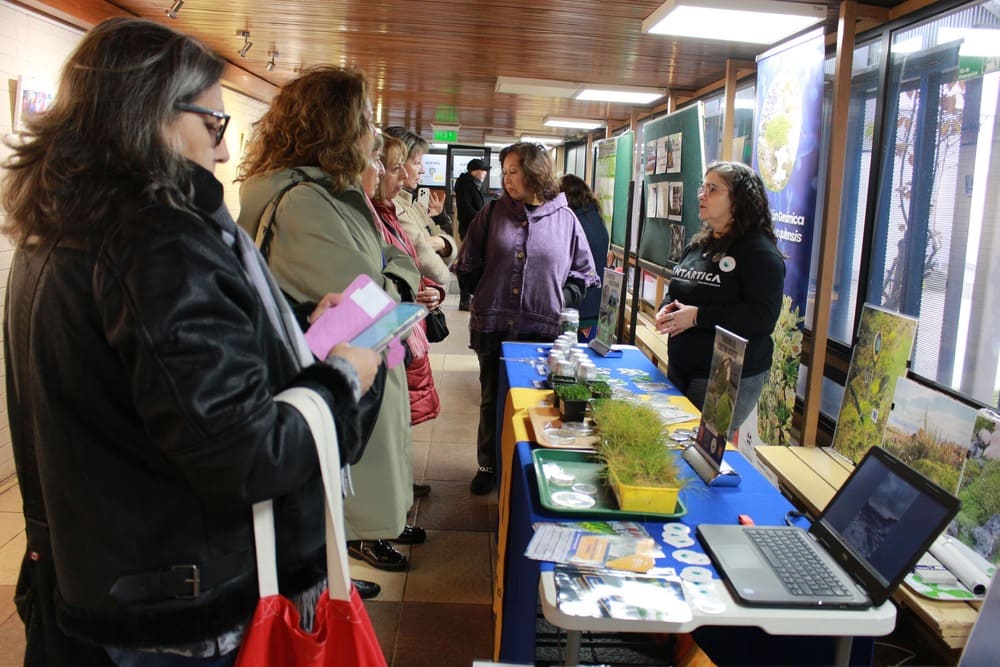 Día por la Fascinación por las Plantas llenó de conocimientos e interacción el Campus Los Ángeles