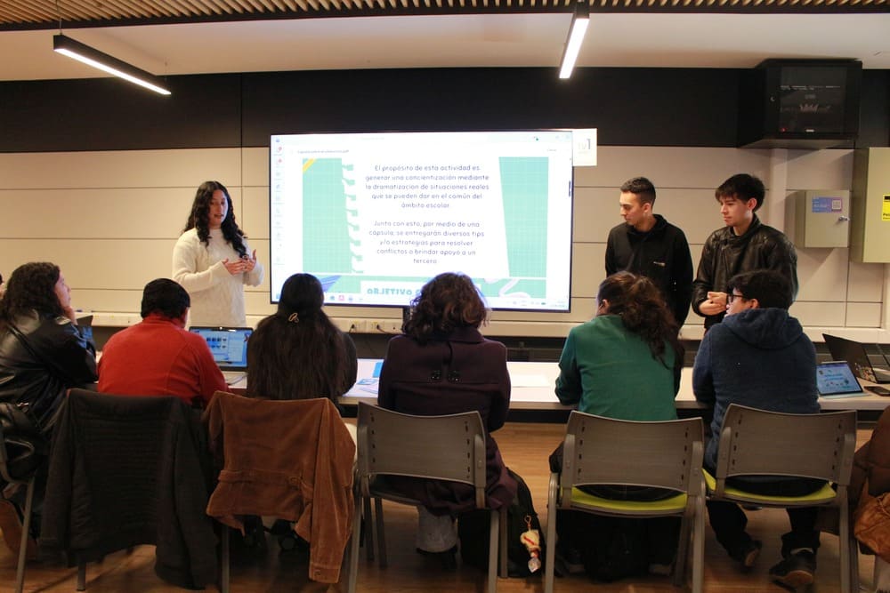 Futuros docentes desarrollan recursos digitales para fortalecer la convivencia escolar y prevenir el ciberacoso